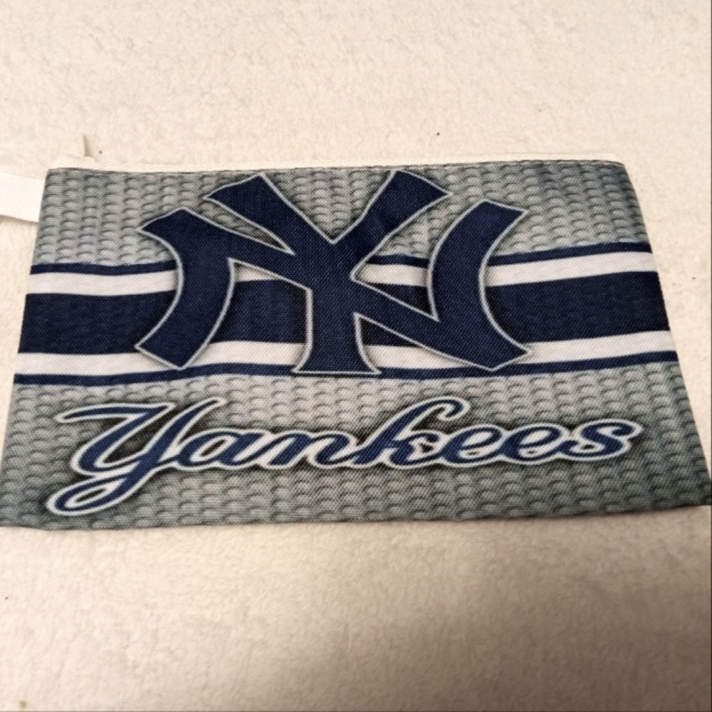 Yankees zipper pouch